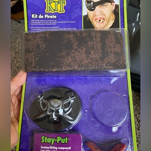 ADULT PIRATE Accessories Kit Costumes: eye patch, bandana, beard, teeth - Picture 5 of 9